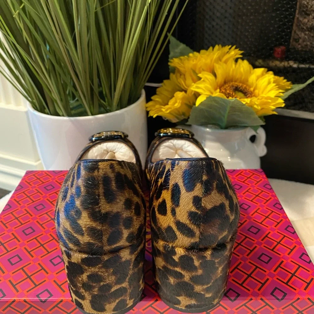 TORY BURCH MULTI-LOGO LEOPARD PUMP